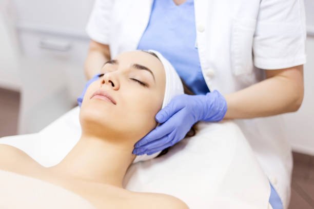 Exploring the Benefits of Non-Surgical Dermal Fillers in Dubai